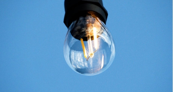 涓€鑷充簩鏈堝浗瀹剁數缃戠粡钀ュ尯鐢ㄧ數閲忓悓姣斿闀21.3%